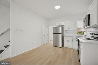 5931 N Norwood St in Philadelphia, PA - Foto de edificio - Building Photo