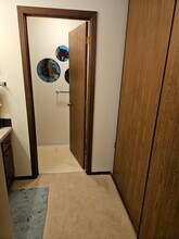 5697 Green Circle Dr, Unit 218 in Hopkins, MN - Building Photo - Building Photo