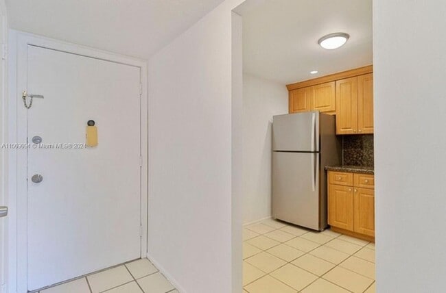 8101 SW 72nd Ave, Unit 414W in Miami, FL - Foto de edificio - Building Photo