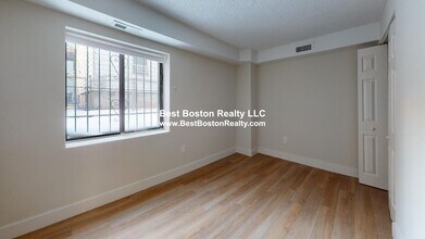 16 Elmer St in Cambridge, MA - Building Photo - Building Photo