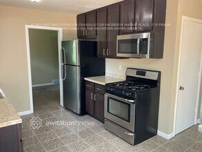 816 81st Ave N in Minneapolis, MN - Foto de edificio - Building Photo