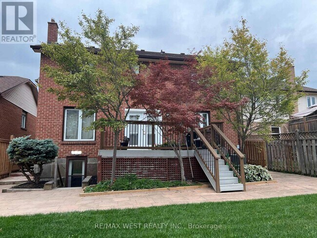 63 Taylorwood Rd in Oshawa, ON - Building Photo - Building Photo