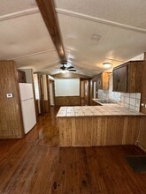 80 Young Rd in Huntsville, TX - Foto de edificio - Building Photo