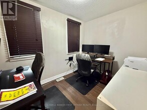 300 Tourmaline Cres in Ottawa, ON - Building Photo - Building Photo