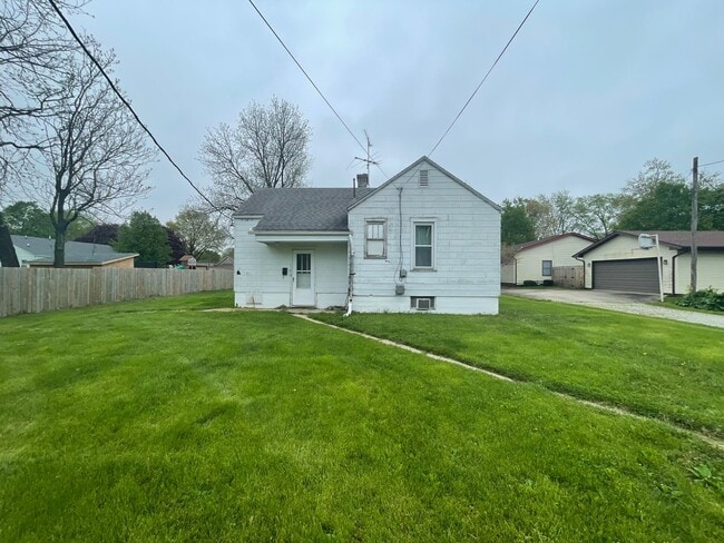 property at 606 N Court St