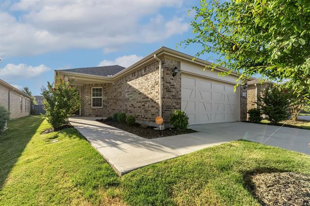 7672 Monument Dr in Little Elm, TX - Foto de edificio - Building Photo