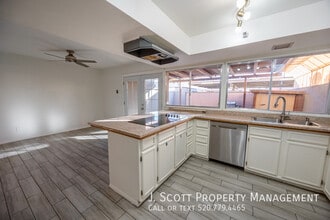 1618 E Dunbar Dr in Tempe, AZ - Building Photo - Building Photo