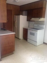 1011 Lake Dr in Gonzalez, FL - Building Photo - Building Photo