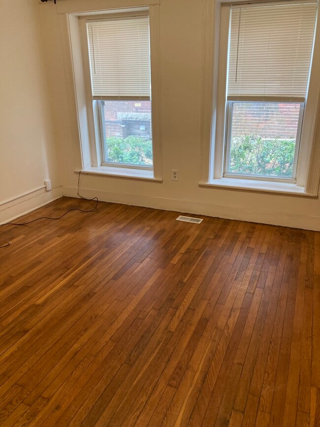 24 Eden St in Worcester, MA - Foto de edificio - Building Photo