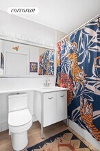 353 E 72nd St in New York, NY - Building Photo - Building Photo