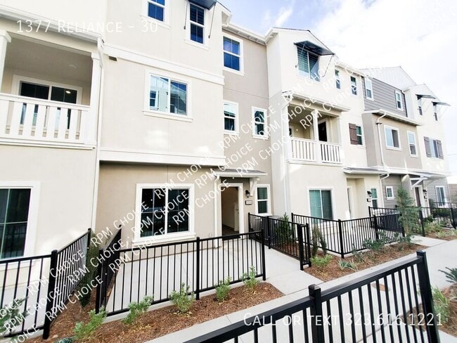 1377 Reliance in Carson, CA - Building Photo - Building Photo
