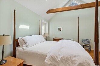 51 Hampton St, Unit 1528 in Sag Harbor, NY - Building Photo - Building Photo