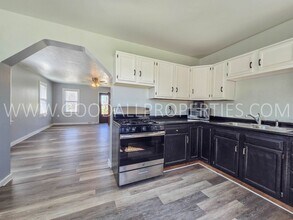 4805 S Union St in Des Moines, IA - Building Photo - Building Photo