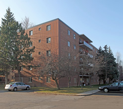 Venice Park Apartments in Oshawa, ON - Building Photo - Building Photo