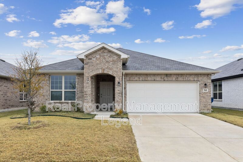 968 Ravenwood Ln in Van Alstyne, TX - Building Photo