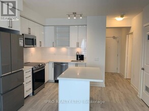 4699-4699 Glen Erin Dr in Mississauga, ON - Building Photo - Building Photo