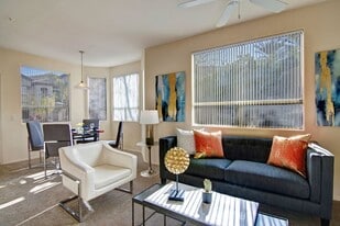 Sonoma Landing in Gilbert, AZ - Building Photo