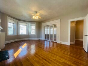 45 Mason Terrace in Brookline, MA - Foto de edificio - Building Photo