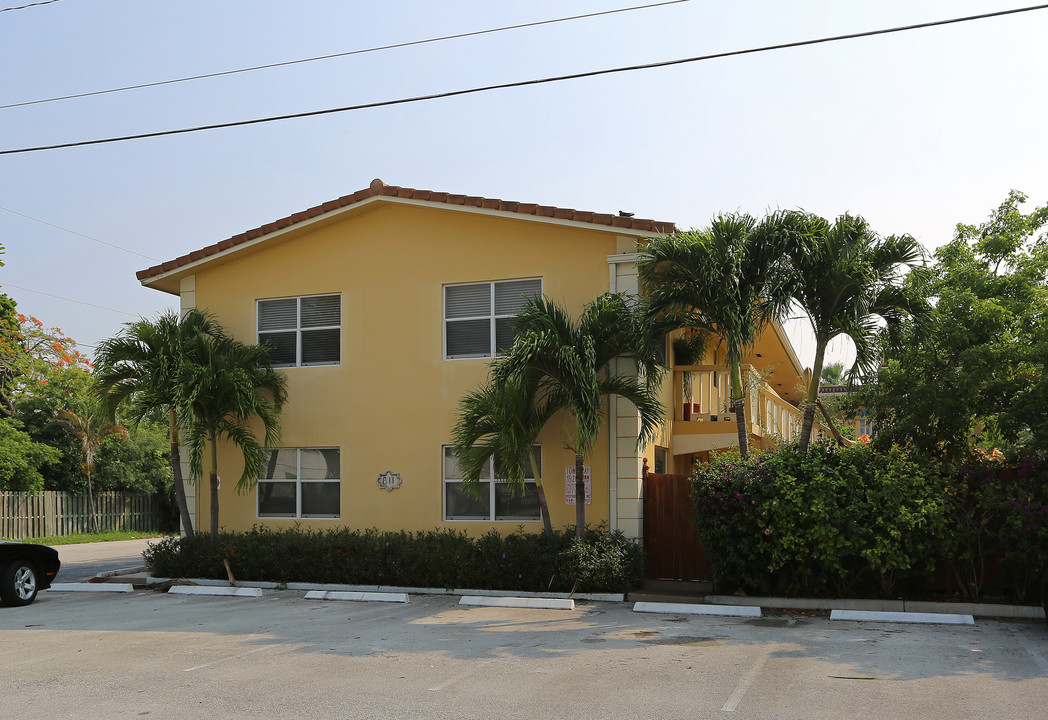 811 NE 14th Pl in Fort Lauderdale, FL - Building Photo