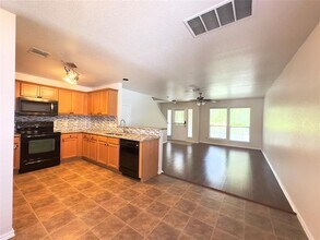 513 Rolling Oak Dr in Round Rock, TX - Building Photo - Building Photo