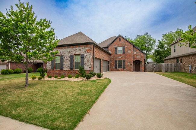 property at 3601 SW Willowbrook Rd