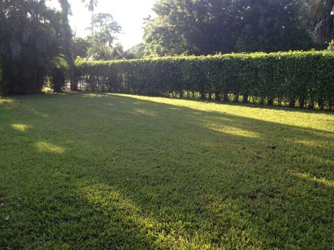 5116-5118 Canal Rd in West Palm Beach, FL - Building Photo - Building Photo