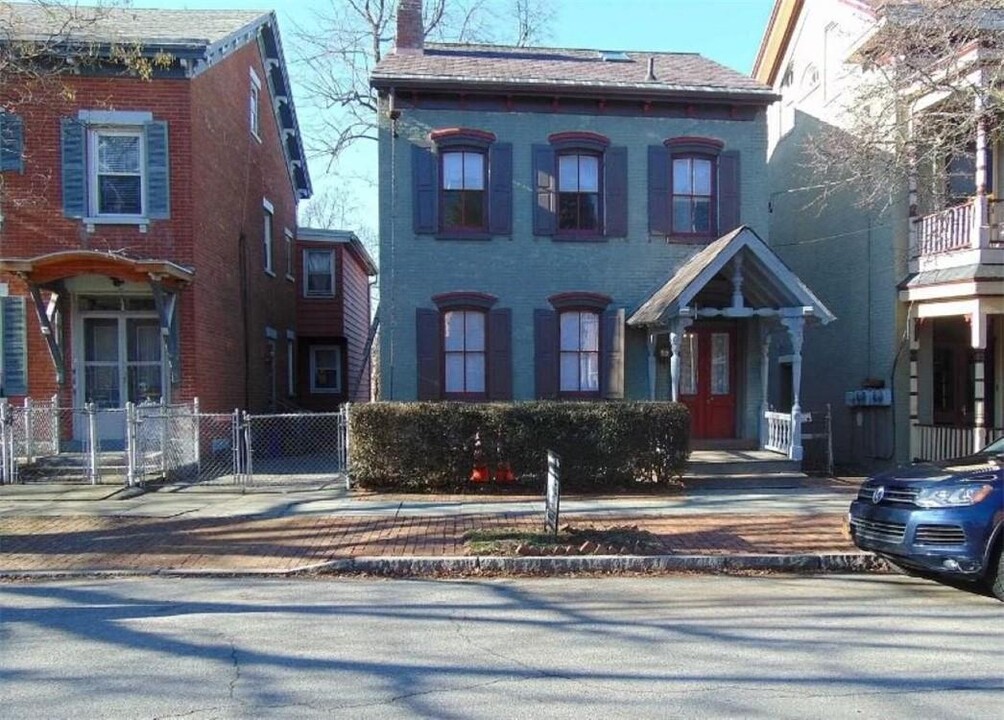 6 Grand St in Poughkeepsie, NY - Building Photo