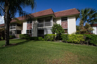 22765 SW 66th Ave in Boca Raton, FL - Building Photo
