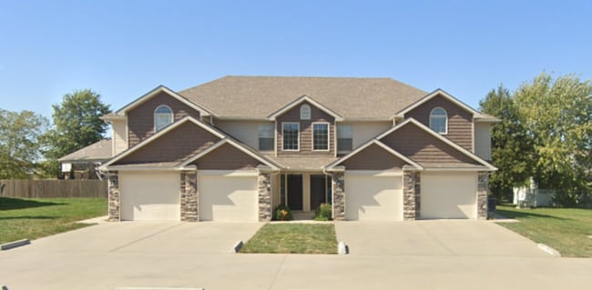 property at 510 N Foxridge Dr