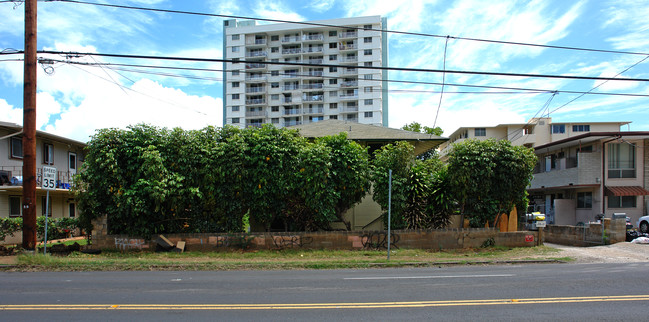 2810 Date St in Honolulu, HI - Foto de edificio - Building Photo