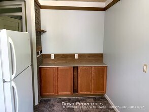 502 E Locust St-Unit -Unit C in Bloomington, IL - Building Photo - Building Photo