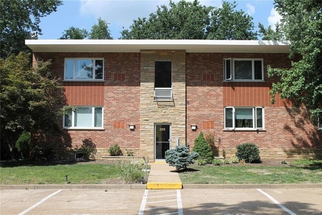 property at 205 Monclay Ct