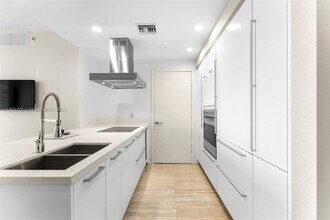 1445 16th St in Miami Beach, FL - Building Photo - Building Photo