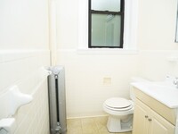 8 Naples Rd, Unit #1 in Brookline, MA - Foto de edificio - Building Photo