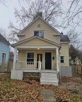 442 Matthews St in Akron, OH - Building Photo