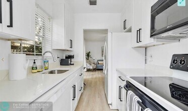 1400 NE 4th Ct-Unit -1 in Fort Lauderdale, FL - Foto de edificio - Building Photo