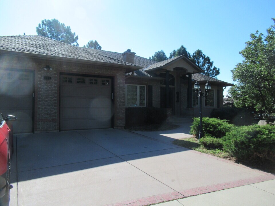 215 Ellsworth St in Colorado Springs, CO - Building Photo