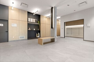 17 Hyman in Dollard-des-Ormeaux, QC - Foto de edificio - Building Photo