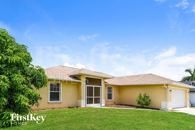 317 NE 9th St in Cape Coral, FL - Building Photo - Building Photo