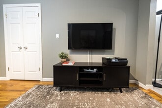 305 E 104th St in New York, NY - Building Photo - Building Photo