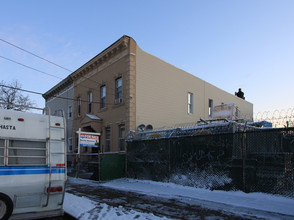 87-67 126th St in Jamaica, NY - Foto de edificio - Building Photo