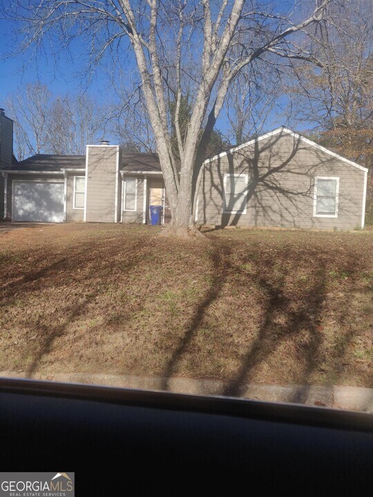 4932 Tivoli Park Ct in Stone Mountain, GA - Building Photo