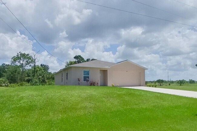 4341 NW 34th Ave in Cape Coral, FL - Building Photo - Building Photo