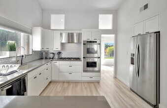 5557 Ostin Ave in Los Angeles, CA - Building Photo - Building Photo