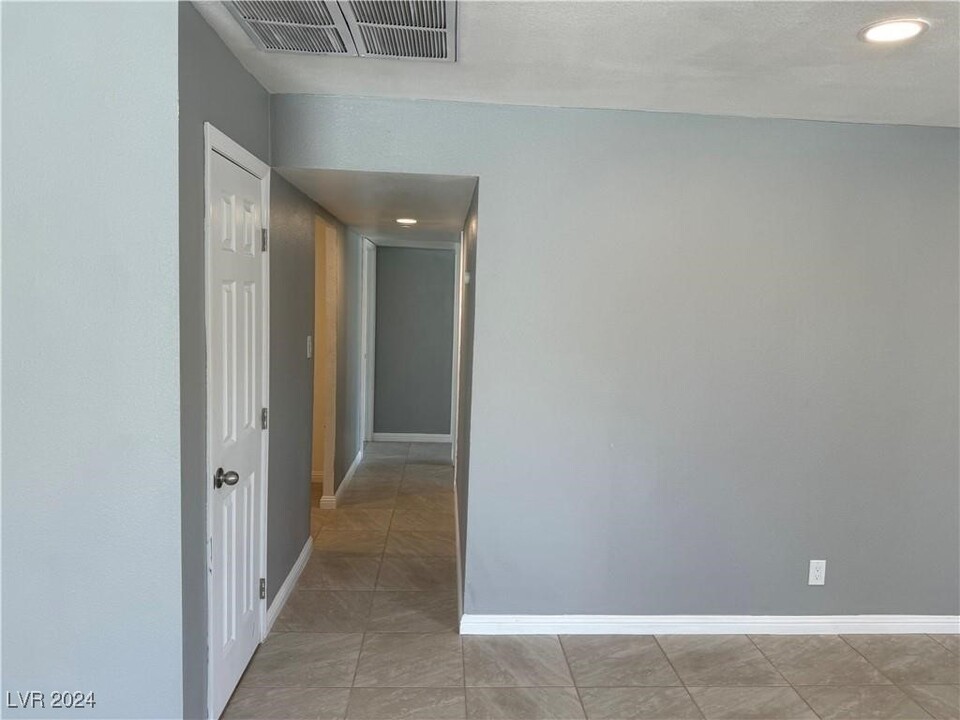 2944 Parkdale Ave in Las Vegas, NV - Building Photo