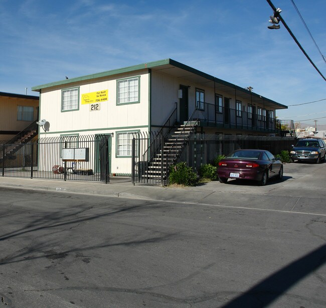 212 W Philadelphia Ave in Las Vegas, NV - Building Photo - Building Photo