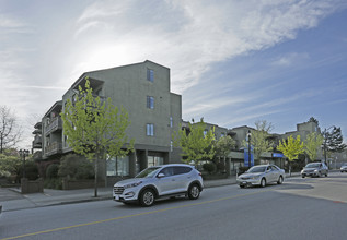 1202 London St in New Westminster, BC - Building Photo - Building Photo