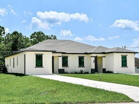 1516-1518 W 12th St in Lehigh Acres, FL - Building Photo