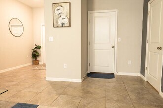 9752 Pembrooke Pines Dr in Sun City Center, FL - Building Photo - Building Photo