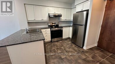 185 Oneida Crescent in Richmond Hill, ON - Building Photo - Building Photo